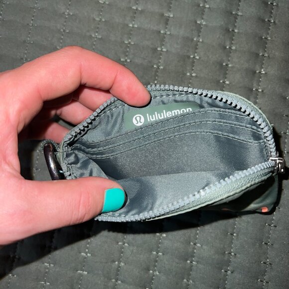 Clippable Card Pouch - Picture 4 of 4